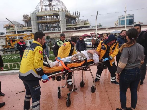 İranlı Turist Taksim'in Göbeğinde Kendini Yakmaya Kalktı