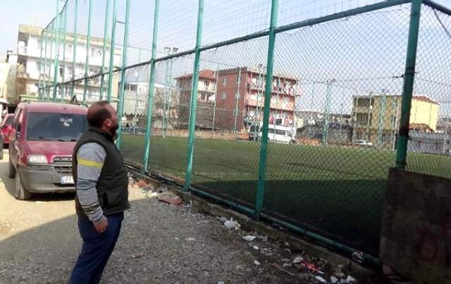 Mavi Balina Yine Can Aldı! Genç Çocuk Kendini Halı Sahanın Tellerine Asarak İntihar Etti