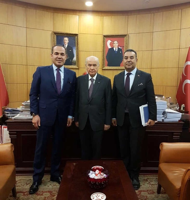 Adana Metrosuna MHP Lideri Bahçeli El Attı: Takipçisi Olacağız