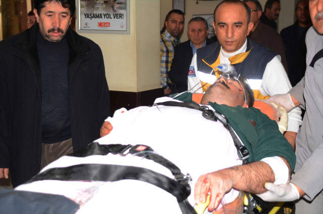 AK Parti'li Belediye Başkanı Esat Aktürk'e Bıçaklı Saldırı