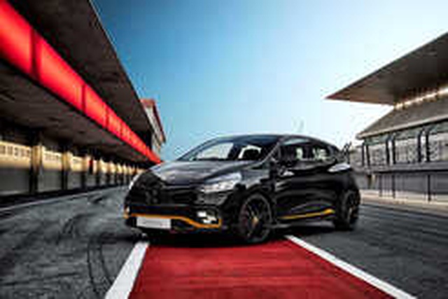 Clio ve Megane Rs Ailesi Yenilendi