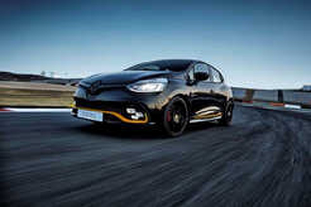 Clio ve Megane Rs Ailesi Yenilendi