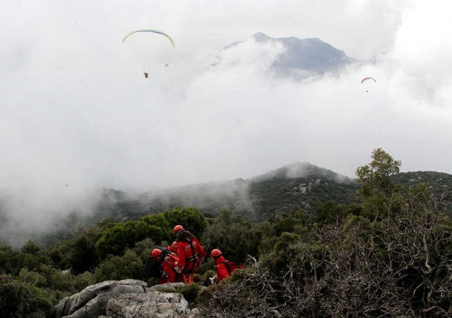 Fethiye'de Paraşüt 100 Metreden Yere Çakıldı, AFAD ve UMKE Ekipleri Seferber Oldu