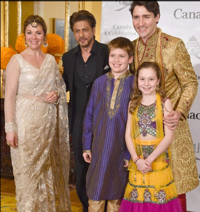 Hindistan'da Yerel Kıyafetler Giyip Dans Eden Kanada Başbakanı, Gönülleri Fethetti