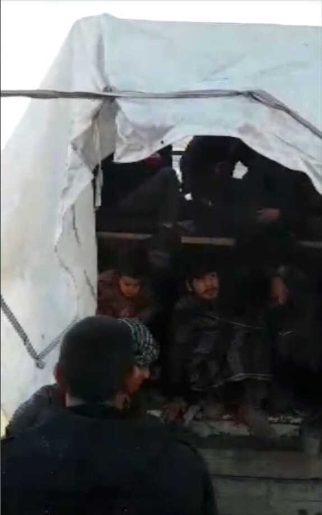 Koyun Taşımada Kullanılan Kamyonetin Kasasından 151 Kaçak Göçmen Çıktı