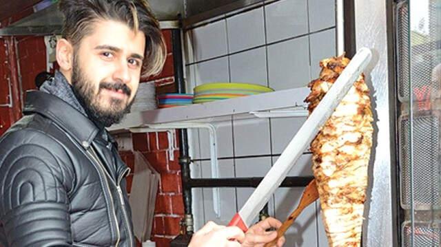 Emrah'ın Oğlu Tayfun, Bursa'da Dönerci Açtı