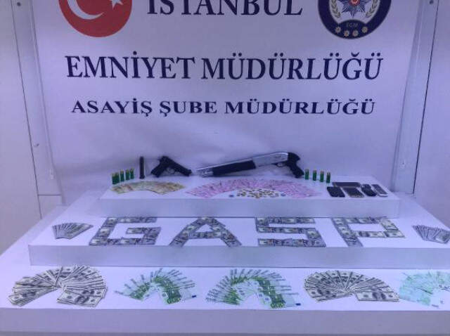 Film Sahnelerini Aratmayan Hırsızlık Kamerada! 200 Binlik Soygun Yapıp Kaçtılar