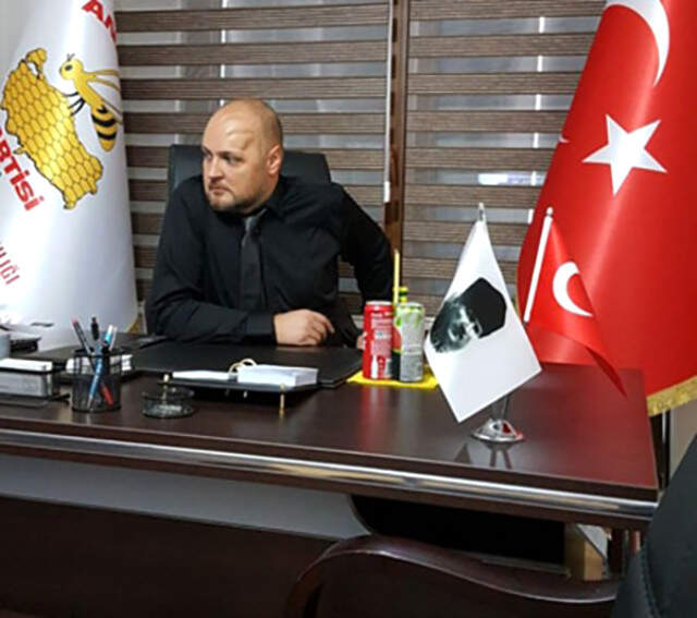  <a class='keyword-sd' href='/istanbul/' title='İstanbul'>İstanbul</a>'da Yağmur Altında Okutulan Mevlitte Mehmetçiğe Dua Edildi