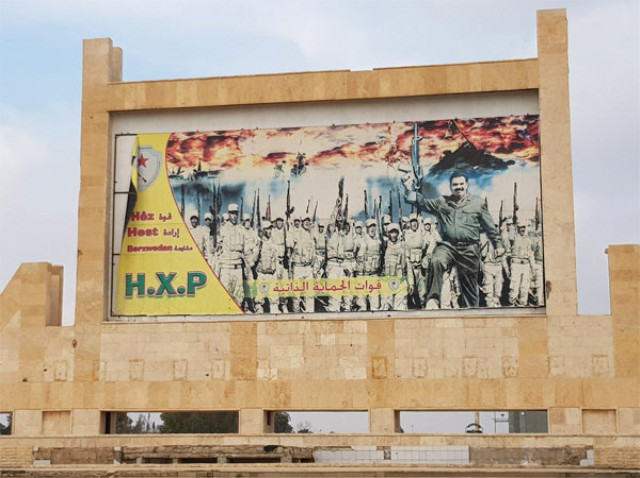 PKK-YPG İttifakının Kanıtı! Haseke'de Hafız Esad'ı Kaldırıp Öcalanı Astılar