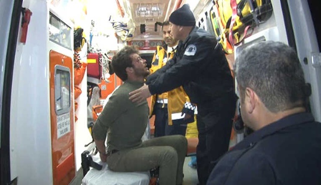 Balkona Kilitlenen Hırsızdan Ev Sahibine: Aç Kapıyı Kimseye Bir Şey Yapmayacağım