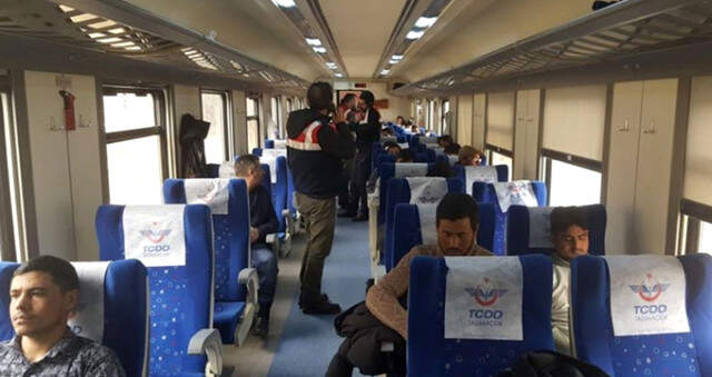 Doğu Ekspresi'nde 157 Kaçak Göçmen Yakalandı Fenomenlerin Akın Ettiği Doğu Ekspresi'nde Yakalanan Bir Vagon Göçmen Sınır Dışı Edildi