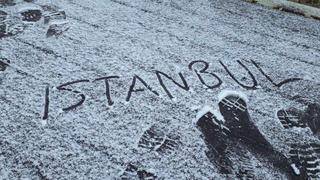 İstanbul'da Beklenen Kar Yağışı Başladı!