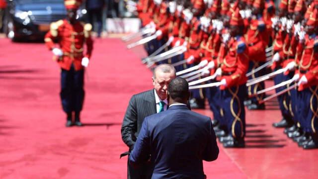 Cumhurbaşkanı Erdoğan'a Senegal'de Görkemli Karşılama