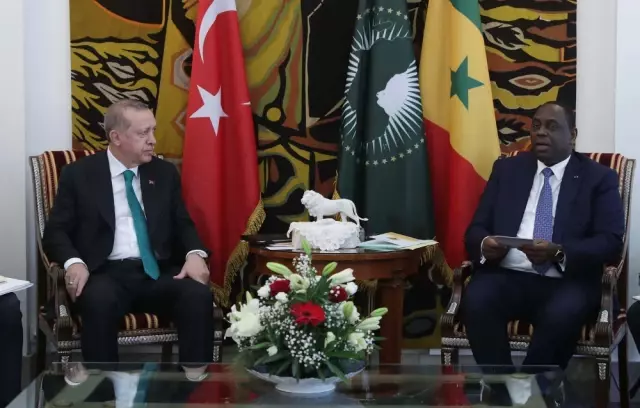 Cumhurbaşkanı Erdoğan'a Senegal'de Görkemli Karşılama