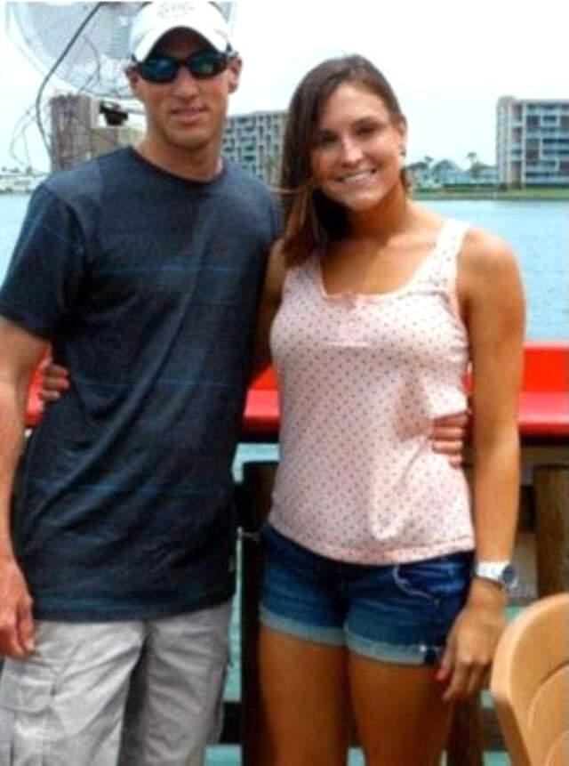 Evli Fen Bilgisi Öğretmeni Öğrencisi ile Cinsel İlişkiye Girdi, Çıplak Fotoğrafları Olayı Ele Verdi