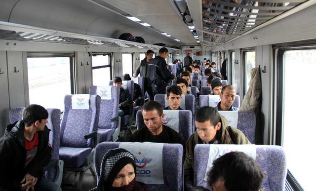 Doğu Ekspresi'nde Kaçak Göçmenlere Bir Operasyon Daha! Yolculukları Kars'tan Erzurum'a Kadar Sürdü