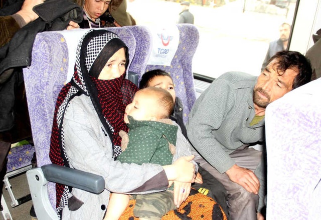 Doğu Ekspresi'nde Kaçak Göçmenlere Bir Operasyon Daha! Yolculukları Kars'tan Erzurum'a Kadar Sürdü