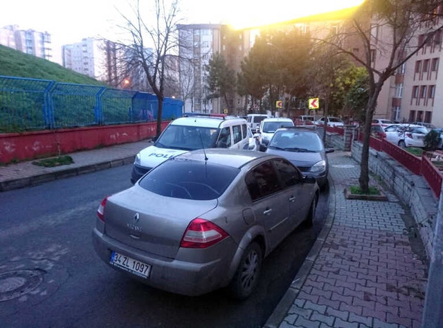 Cani Evlat, Anne ve Babasını Bıçaklayarak Öldürdü