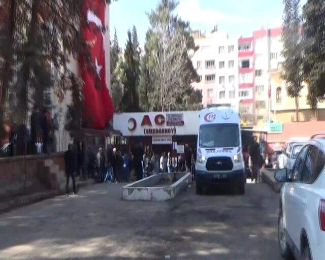 Tabancayla Öldürüp, Otomobilini Ateşe Verdiler Otoyolda Dehşet! Tabancayla Öldürüp Aracını Benzin Döküp Yaktılar
