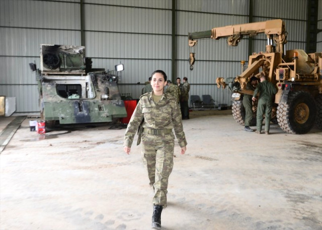 Afrin Harekatı'nın Kadın Subayları, Hedefi 12'den Vuruyor