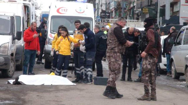 Sokak Ortasında Silahlı Çatışma: 1 Ölü, 6 Yaralı