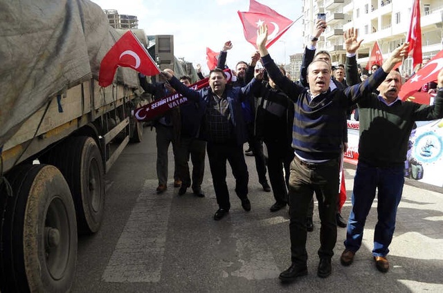 Suriye Sınırına Son Yılların En Büyük Sevkiyatı: 100'den fazla Zırhlı Araç Kilis'te