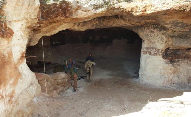 Afrin Harekatında Bafliun Dağı, YPG'den Temizlendi, Teröristlerin İnlerine Girildi