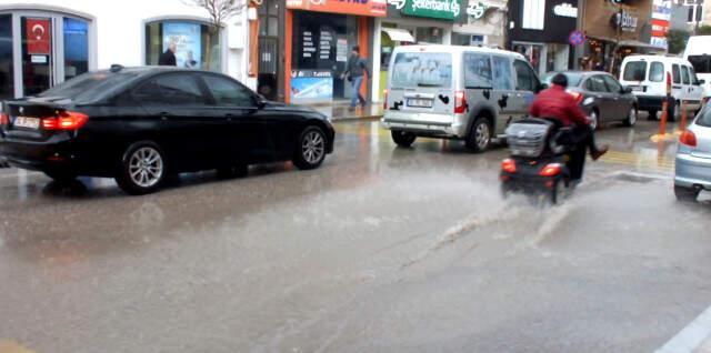 İstanbul'da Dolu ve Yağmur Başladı, Meteorolojiden Art Arda Uyarı Geldi