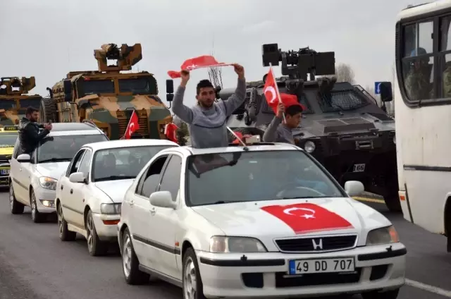 Muş'ta Görevli Kahraman Mehmetçikler Türk Bayrakları ve Dualarla Afrin'e Uğurlandı