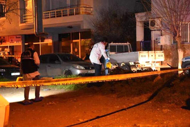 Asker Kaçağı Genç, Polislere Bıçakla Saldırdı: 1 Şehit, 1 Yaralı