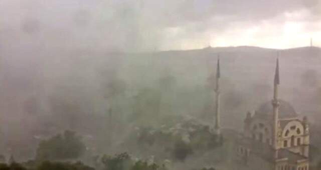 Meteoroloji Uyardı! İstanbul'a Fırtına ve Kuvvetli Sağanak Geliyor Meteoroloji Uyardı! İstanbul'a Fırtına ve Kuvvetli Sağanak Geliyor
