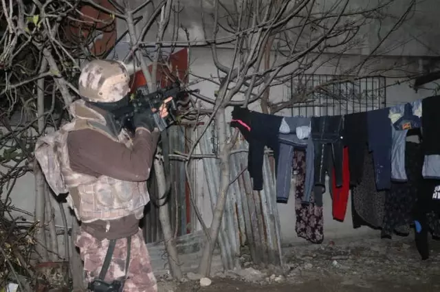 ABD Konsolosluğuna Saldıracaklardı! 13 DEAŞ'lı Gözaltına Alındı