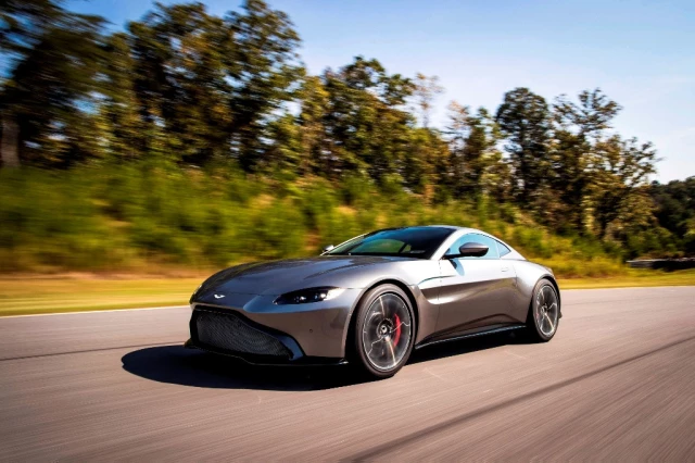 Aston Martin'den Cenevre'ye Yeni Model