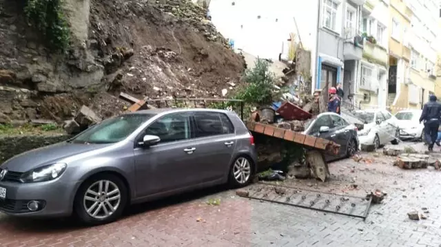 Cihangir'de İstinat Duvarı Çöktü, Vatandaş Ölümden Saniyelerle Kurtuldu