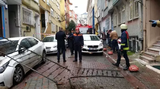 Cihangir'de İstinat Duvarı Çöktü, Vatandaş Ölümden Saniyelerle Kurtuldu