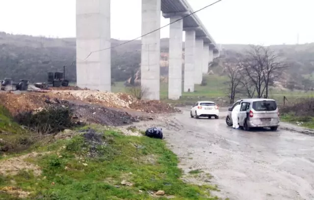 Kadınlar Gününde, Lüks Araçta Kadını Vurup İntihara Kalkıştı