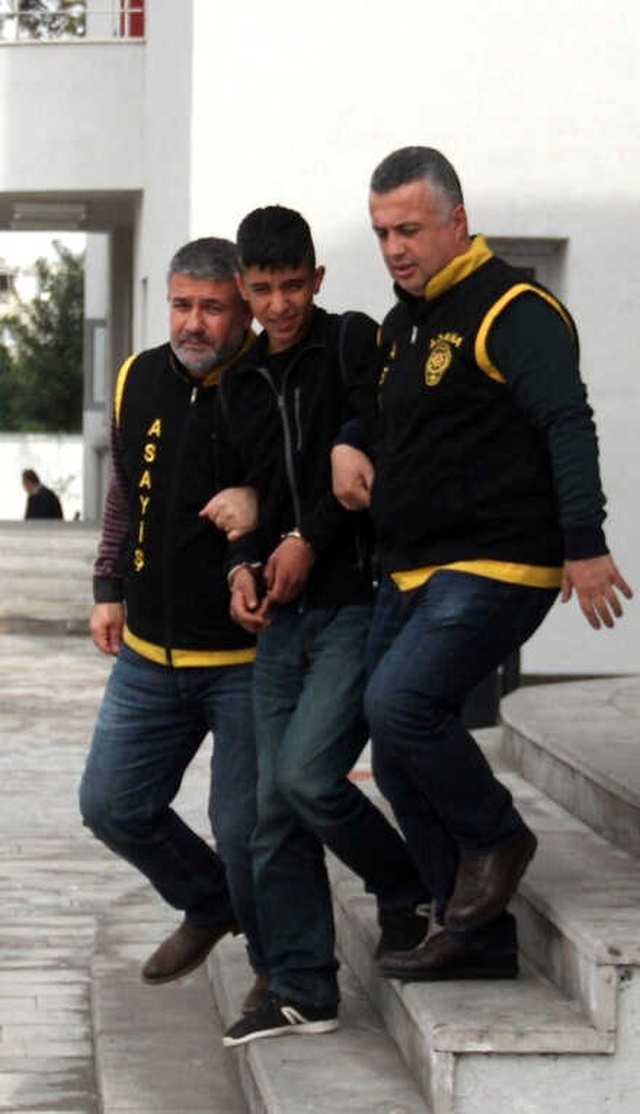 Tekme Atarak 2 Aylık Bebeği Öldüren Cani, Gülerek Adliyeye Gitti