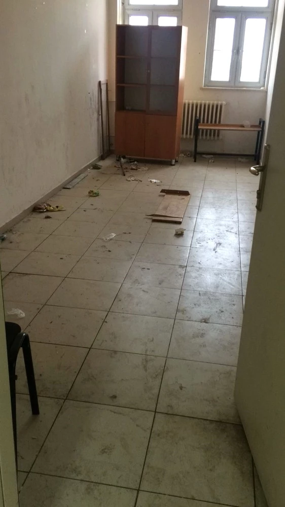 Diyarbakır'da Tuvaletleri Temizlenmeyen Okul Mikrop Yuvasına Döndü