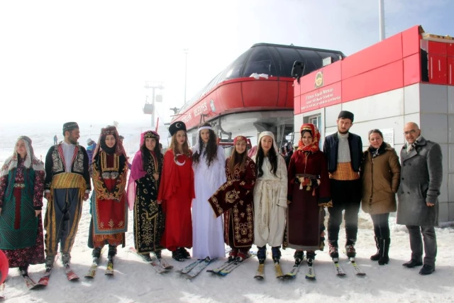 Türkiye'de Bir İlk! Erciyes Dağı'nda Kayaklı Defile
