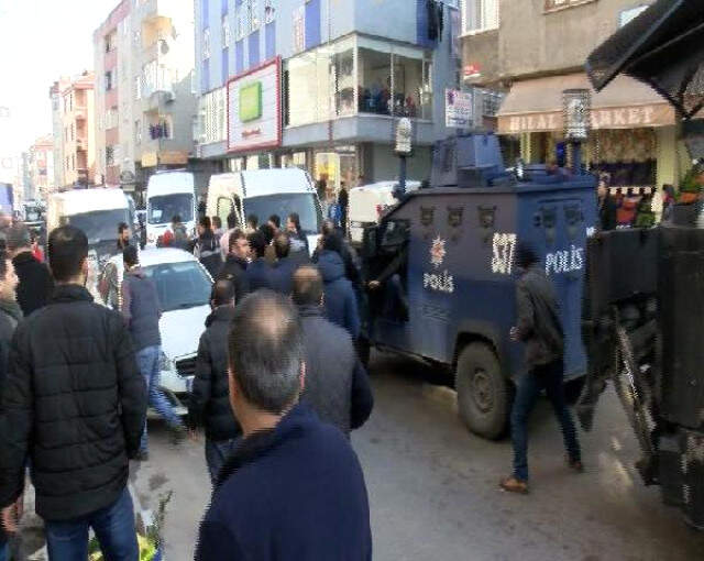 İstanbul'da Eylem Yapan Pazarcılara Biber Gazı ve Tazyikli Suyla Müdahale İstanbul'da Pazarcılara Biber Gazı ve Tazyikli Suyla Müdahale