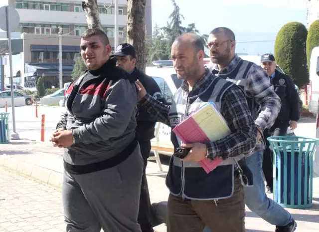 Cinsel Organını Kesip Öldürdü! Katilin, Cesedi Dereye Sürüklediği Anlar Minibüs Kamerasında