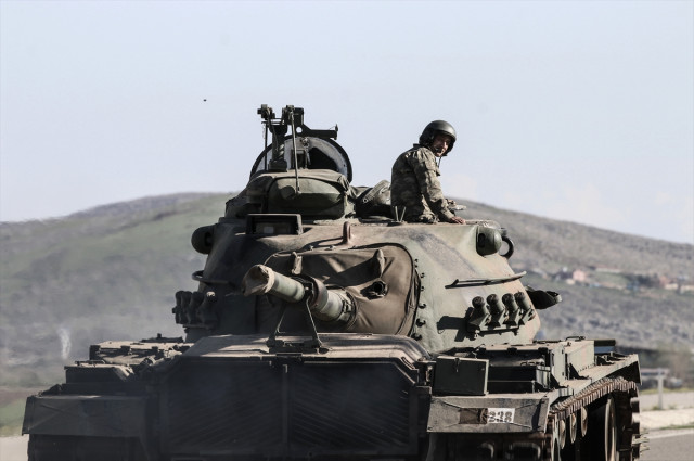 YPG'nin Savunma Hatlarının Tamamı Çöktü! Afrin Merkeze Girmek İçin Emir Bekliyorlar