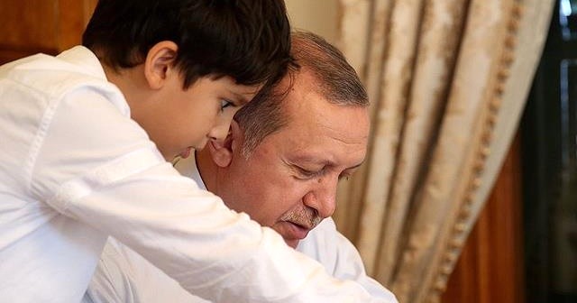 Sunucunun Bile Haberi Olmadı! Erdoğan'ın Torunu, TRT Çocuk'ta Yarıştı