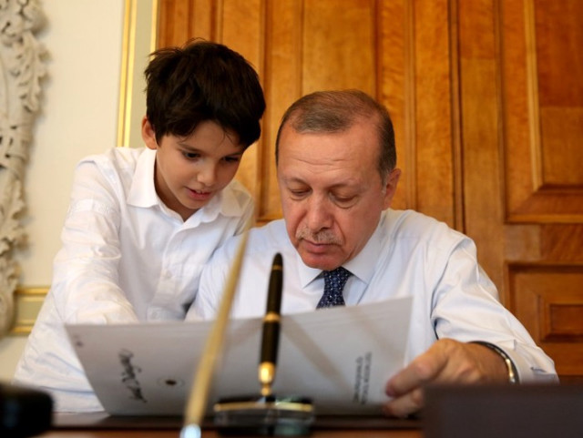 Sunucunun Bile Haberi Olmadı! Erdoğan'ın Torunu, TRT Çocuk'ta Yarıştı