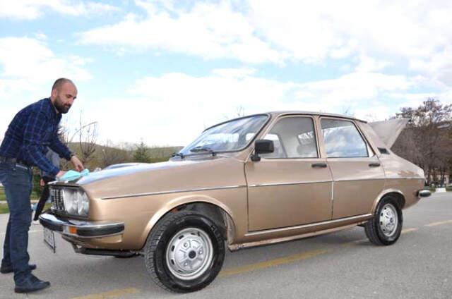 Fabrikadan Çıktığı Gibi Duruyor! 1988 Model Otomobile Paha Biçilemiyor