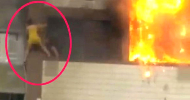 Oteldeki Feci Yangında Pencereden Atlayan Belaruslu Kadını Havada Yakalamış