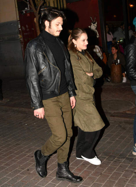 Vatanım Sensin'de Oynayan Kubilay Aka ile Miray Daner Aşk Yaşıyor