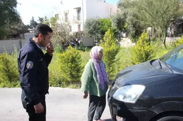 89 Yaşındaki Nine Arazisinden Geçen Caddeden Arabaların Geçmesine İzin Vermedi