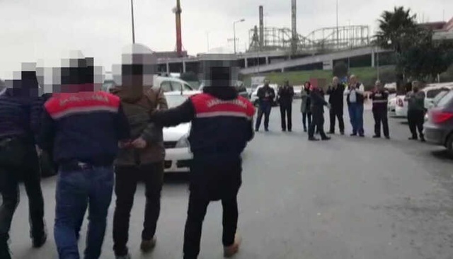 Güpegündüz Valizle 7 Milyon TL'lik Eroin Taşıyan Torbacılar Suçüstü Yakalandı