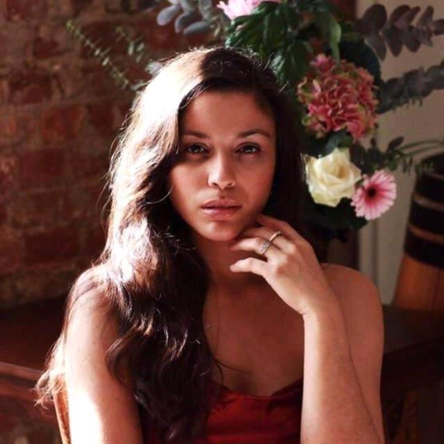 Katıldığı Kostüm Yarışmasını Kazanan Genç Model, Parti Çıkışı Evinde Kendini Astı